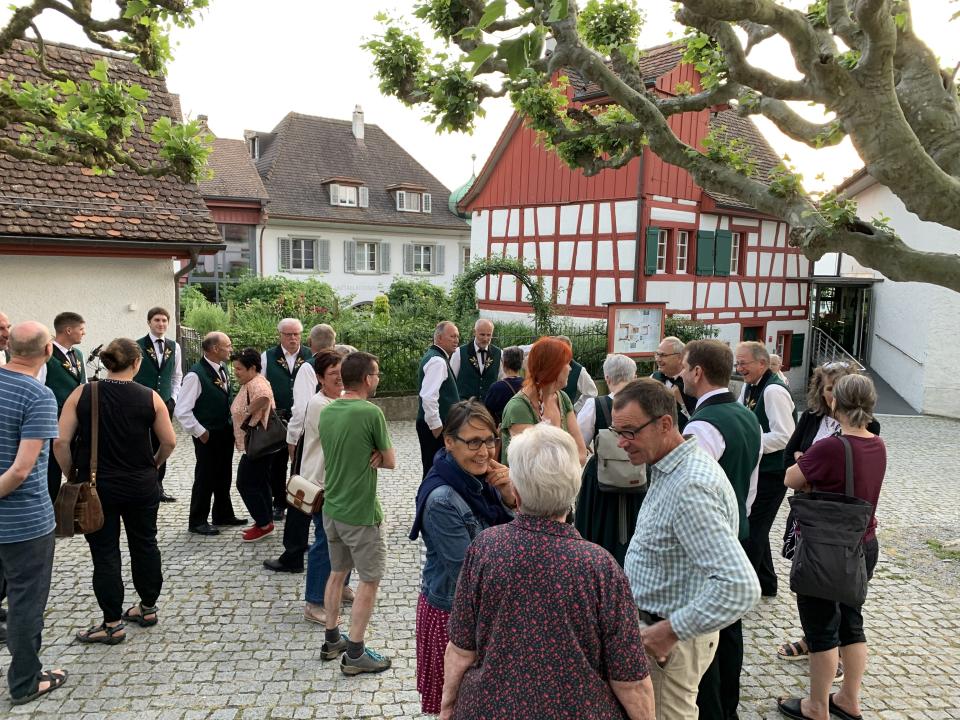 Apéro vor evang. Kirche