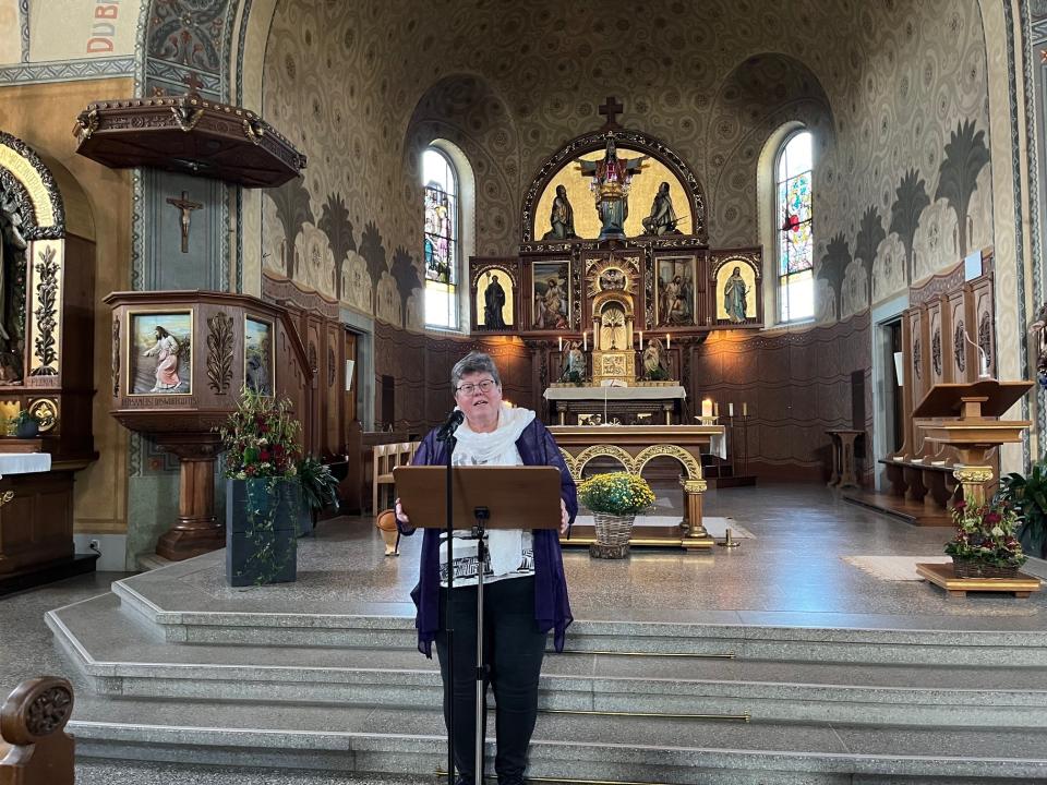 Barbara Weinbuch in Kirche Winzelnberg Steinebrunn