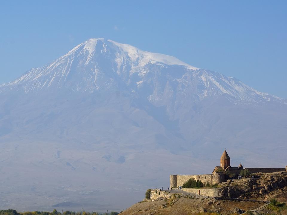 Kloster Khor Virap mit dem Berg Ararat im Hintergrund