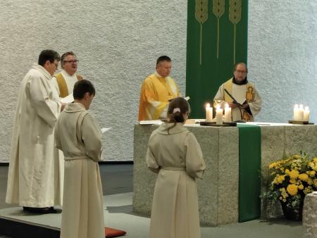 Begrüssung durch Bischofsvikar Hanspeter Wasmer