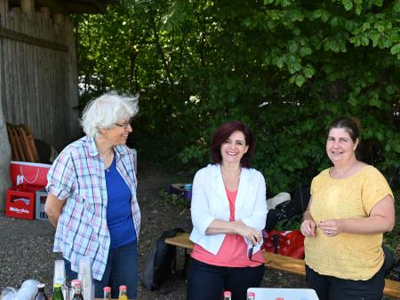 Besucherinnen im Gespräch