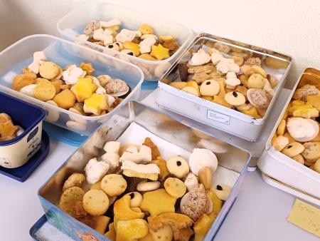 Gemeinsames Guetzle in der Adventszeit