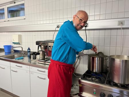 Gemeinsam an einem Tisch - Ökumenischer Suppentag