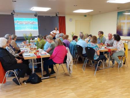 Ökumenisches Frühstückstreffen im Pfarreisaal am Dienstag, 28. April