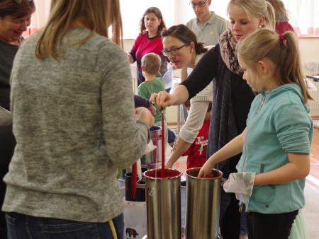 Begegnungstage im Advent - Kreativwochenende mit Kerzenziehen am Freitag