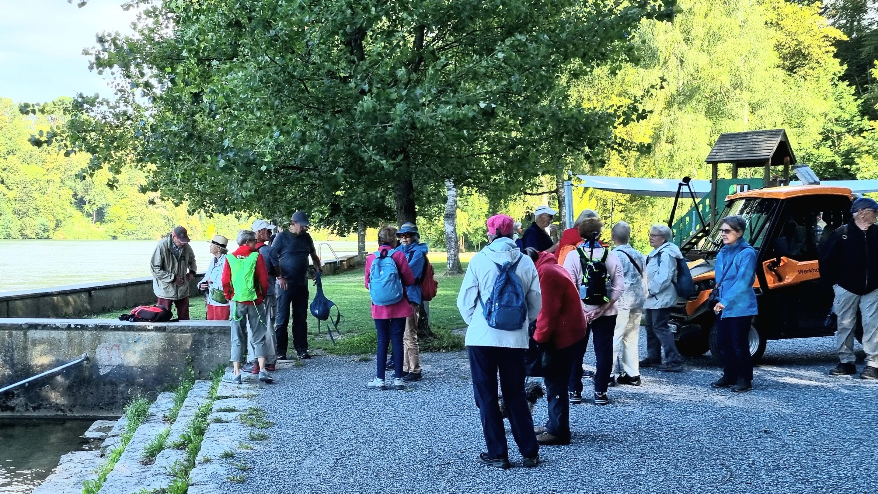 Wandergruppe am Rasten